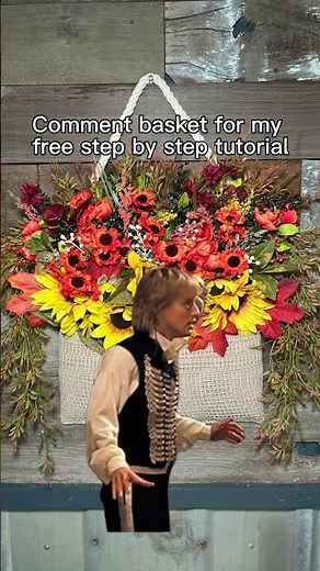 How To Make a Fall Wreath/ DIY Dollar Tree Fall Wreath/ Fall Wreaths/Fall Wreath #fallintoshorts