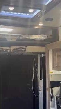 Upper RV Bed Won’t Drop on One Side — What Am I Missing? 🤔🛏️ #rvliving #rvfulltime #rvlifestyle