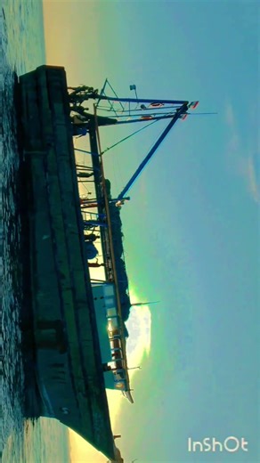 the movement of taking fishing net in boat 🐟🐟🎣🛥️🛥️