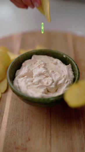 We share the country’s obsession with Kiwi Onion Dip, so much so we got our bakers to make it even more shareable. Own every shared lunch with our freshly baked Cheesy Onion Pullaparts, now filled with iconic Kiwi onion dip. #WoolworthsOwn