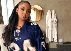 Wejdene tacle ses détracteurs pour son retour avec un visuel sensuel