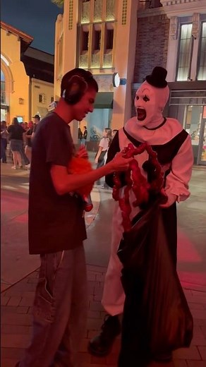 Art The Clown letting Thomas honk his horn at Halloween Horror Nights #shorts #autism