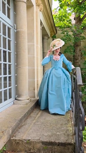 Reminiscing about this blue robe a la francaise that I wore to a private event in Versailles earlier this year. Because I was already making several other gowns for that trip, I did not have time to make something for this event. So, I decided to wear an older gown that has been to Versailles once before, but back in 2019. I was so happy I chose to wear this for the garden party, because being an older gown, I didn't have to worry as much about the elements damaging anything. (and the moss from 
