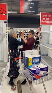 28M views · 181K reactions | AUSTRALIA'S TOILET PAPER CRISIS CONTINUES! 炙 | Jamie Zhu | Facebook