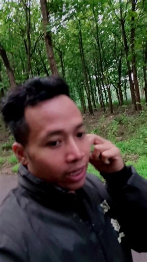 Mencari Jamur Barat di Pagi Hari