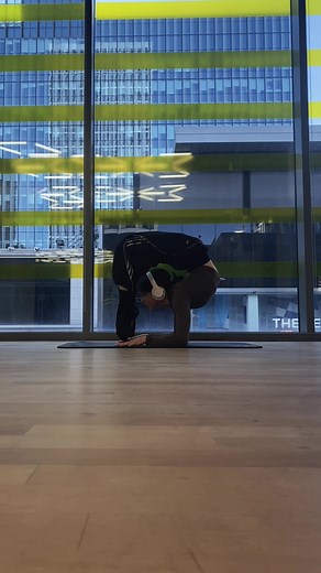 Connecting 🔗 #flexibility #flexible #stretching #stretch #fyp | flexibility