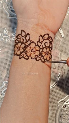 Flower Bracelet Mehndi Design 🌺 Itz milkybar #mehndi #viral #henna #trending