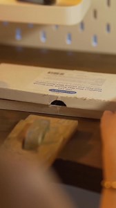 🌀La cire perdue est une technique ancestrale qui consiste à sculpter des bijoux dans la cire avec une grande minutie ✨ Ces modèles sont ensuite envoyés à un fondeur qui les remplace par du métal en fusion. Un procédé fascinant que Margaux Fort transmet dans son atelier marseillais 👁️ #wecandoo #bijouterieartisanale #CirePerdue #bagueargent #faitmainenfrance | wecandoo