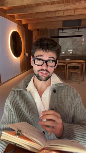 Tu știi ce brand porți? — Cum Jacquemus a transformat o geantă în fenomen cultural