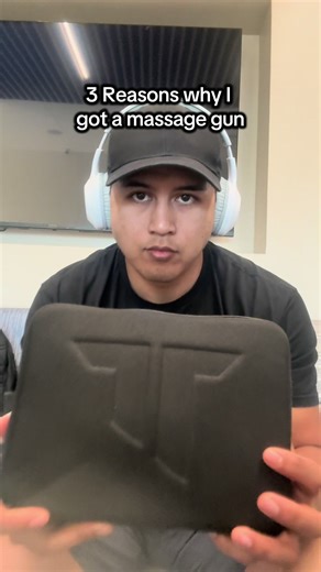 Here are 3 benefits I’ve noticed from massaging my muscles regularly: \t1.\tRelieves muscle tension – Helps loosen tight muscles from long days of work or workouts. \t2.\tImproves circulation – Massage increases blood flow, which helps muscles recover faster. \t3.\tReduces soreness – Regular massage can help ease stiffness and keep your body feeling more relaxed. #tiktokfinds #musclerecovery #gymtok #menshealth #tiktokmademebuyit