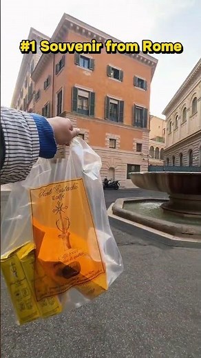What to buy in Italy: The best souvenir from Italy #souvenirs #travelshorts
