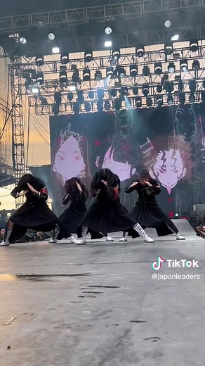 新しい学校のリーダーズ ガチダンスとバイク曲 - 学校のリーダーのダンスパフォーマンス