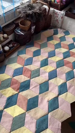 Hand pieced and hand embroidered 🪡 with my hand loomed fabrics naturally dyed. Video by indigo animal #handstitched #handstitching #patchwork #patchworkquilt #naturaldye #naturaldyes #handmadeclothes #handmadeclothing #slowstitching #tumbleblock | Sharon Green