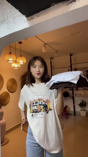 Casual Outfit Inspiration: Good Vibes Only T-Shirt Style