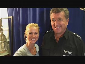 HEUTE ind zwei Wochen ist es soweit und die neue Staffel "Notruf Hafenkante" beginnt. Seid ihr dabei? Rhea Harder-Vennewald und Bruno F. Apitz sind es auf jeden Fall!! Die neuen Folgen "Notruf Hafenkante" - Ab dem 05. Oktober immer Donnerstag um 19:25 Uhr im ZDF! | Notruf Hafenkante