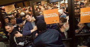 10 Horrifying Stories Of People Who Died During The Frenzy Of Black Friday Shopping