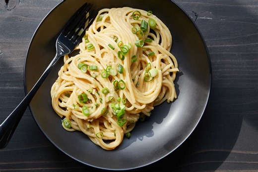 San Francisco-Style Vietnamese American Garlic Noodles Recipe (with Video) • 4★ • 15 min