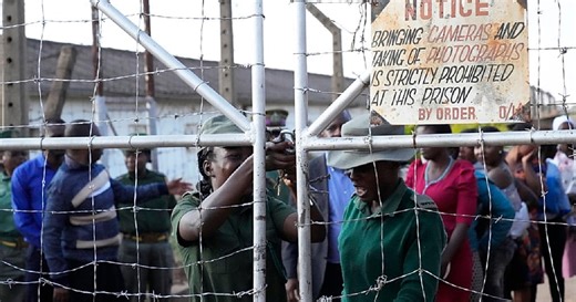 Zimbabwe frees nearly 4,000 inmates under presidential amnesty | Africanews