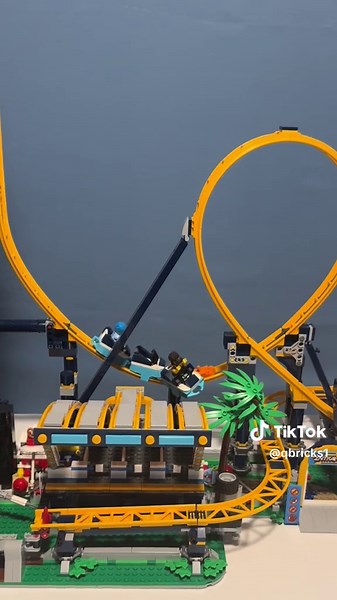 Can Yoda Stop The LEGO Loop Coaster?! #lego #legosets