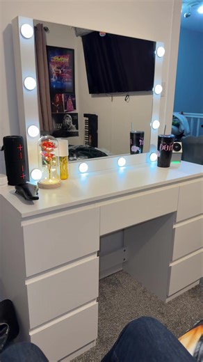 Stylish Bedroom Furniture: Dressing Table Ideas