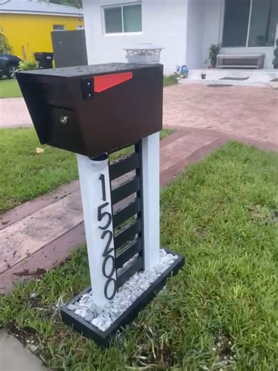 Modern mailbox By Mailbox Factory FL, Custom Mailbox fabrication and Installation call us 786-583-4659 aluminum material - powder coating - paint - Floating numbers - Box (Approved by the USPS) - Solar lights - Base and pebbles (Additional price) #mailbox #mailboxes #mailboxesfl #frame #aluminum #powdercoatedframe #solarlights #florida #pinecrest #pinecrestfl #pinecrestflorida #pinecrestrealestate