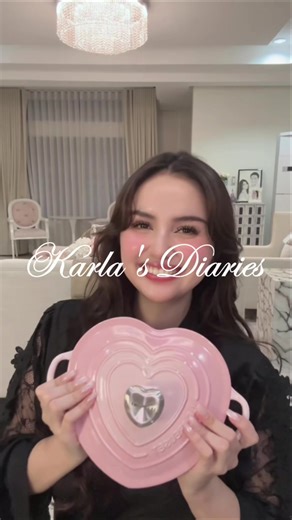 Day 6 of my countdown ✨ This gift makes me so kilig 🫶🏻 It’s a Le Creuset pink heart-shaped pan, with matching ramekins and a cup. I’ve been collecting Le Creuset in shell pink and chiffon pink, so this is such a sweet addition to my little collection. I’ve always loved cooking, and pieces like this remind me to put love into everything I make—even the simplest meals ✨ #birthdaycountdown #lecreuset #pink