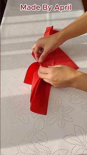 How to fold a paper napkin into a heart | Quick and easy Heart shaped paper napkin tutorial #hacks