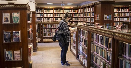 Kürk Mantolu Madonna hala ilk sırada! Adnan Ötüken Kütüphanesi'nde en çok ödünç alınan kitaplar... - Kültür Sanat Haberleri