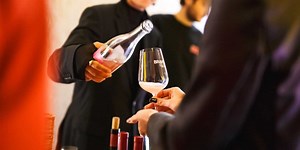 «Соединить вкус со знаниями». В мае проведут фестиваль сыра и вина Kyiv Food and Wine Festival