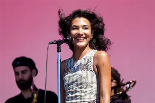 What is Olivia Dean’s net worth in 2025? Singer announces North American ‘Art of Loving’ tour dates for 2026