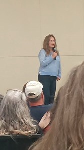 Catherine Bach from Dukes of Hazzard at Kansas Comic Con last weekend 👉The Dukes Of Hazzard T-shirt Shop - Unique and hilariously cool! Order here=> https://bit.ly/thedukesofhazzardshop | Daisy Duke Fan Club