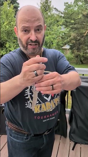 Fastest way to open a butterfly (balisong) knife. #balisongknife #butterflyknife #balisongflipping