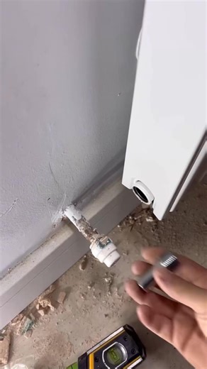 How to cut and extend a radiator valve tail to size #asmr #asmrsounds #plumbing #foryou #mmplumber | Plumber 2.0