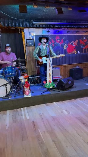 🤠⚡️🪕🎣 | Dusty Rust