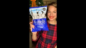 This year, we brought delicious and interesting gins from all over the world right to your doorstep. But this month, we want to bring you home for Christmas. So snuggle up on the sofa, turn on the fairy lights on the tree, and let us treat you to the comforts of home in our wonderfully festive Gin of the Month box for December 2020! | Craft Gin Club