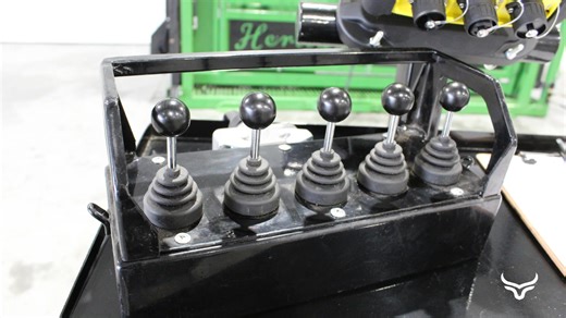 𝐓𝐡𝐞 𝐇𝐞𝐫𝐢𝐭𝐚𝐠𝐞 𝐇𝐃 𝐢𝐬 𝐬𝐞𝐭 𝐭𝐨 𝐛𝐞 𝐭𝐡𝐞 𝐧𝐞𝐰 𝐥𝐞𝐚𝐝𝐞𝐫 𝐢𝐧 𝐭𝐨𝐩-𝐭𝐢𝐞𝐫 𝐡𝐲𝐝𝐫𝐚𝐮𝐥𝐢𝐜 𝐜𝐚𝐭𝐭𝐥𝐞 𝐜𝐡𝐮𝐭𝐞𝐬. It features an electric control valve for ease of use, optional chute-side table with shots/scale head bracket, A and V squeeze (top is solid rods), clean crisp look on encased hoses, large diameter/easy to grab palp handle, rebar floor, bottom squeeze inside main frame (less freezing in northern climates), easily replaceable parts, sound reducing featu