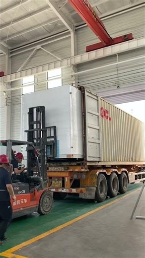 Assembled prefabricated container house loading