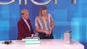 《TheEllenShow》千禧一代还会使用卡带音响、打字机和胶卷相机吗？ 英文字幕 英语思维训练 雅思托福听力口语进阶