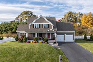 27 Grouse Run, Pelham, NH 03076 - MLS 5018961 - Coldwell Banker