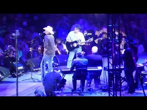 George Strait & Alan Jackson - Murder on Music Row (Dallas 06.07.14) HD