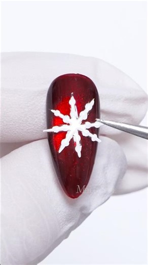 Easy snowflake nail in minutes! ❄️#melodysusie #nails #nailart #nailtech #naildecoration #nailtools