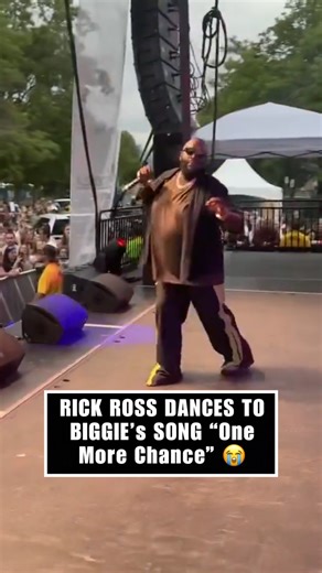 Rick Ross dancing to Biggie on stage going viral | HipHop Wave