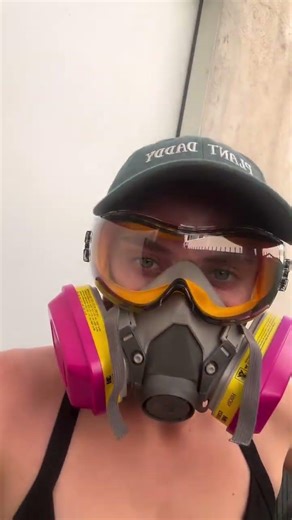 Custom enclosure for Frank… loading 🤩 #chameleons #reptiles #weeklyworkout #beardeddragon