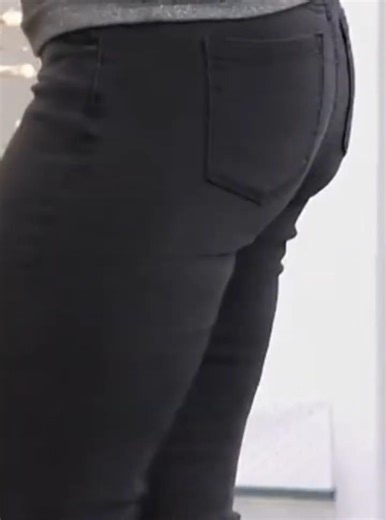 HSN model Dagmara models jeans 177