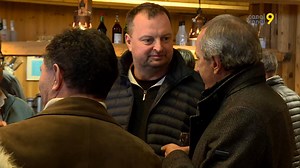 Le Magic Pass? Non merci! A Nendaz-Veysonnaz, on vit bien sans abonnement low cost. Et tout ça intéresse Radovan Vitek: le milliardaire tchèque avait été invité à assister à l'assemblée. Cela annoncerait-il la sortie de Crans-Montana du Magic Pass? Nous avons posé la question! | Canal9