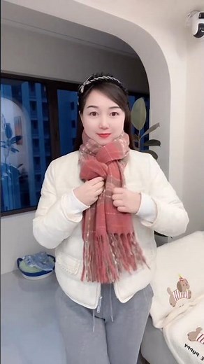 how to wear winter scarf 🧣 in different styles 😍👌🏻 #fashionstyles #outfitide #scarf #tipsandtricks