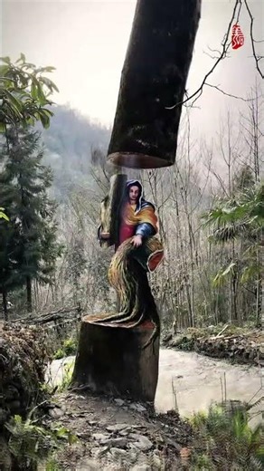 3D invisible painting of tree trunks Did a person crawl out of the tree The original 3D in