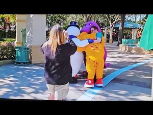 Joel group hugging Barney BJ Baby Bop and Frosty at universal studios Orlando 2019 so cute