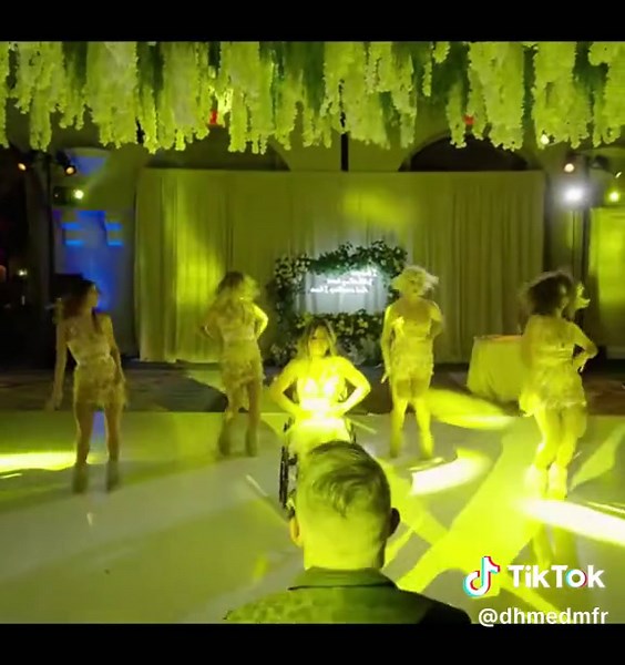 #duet with @Weddingvideos Wheelchair dancing at wedding #wheelchairgirl #wheelchairdance #wheelchairdancing #wheelchairdancer #wonderful #wheelchairdontcare