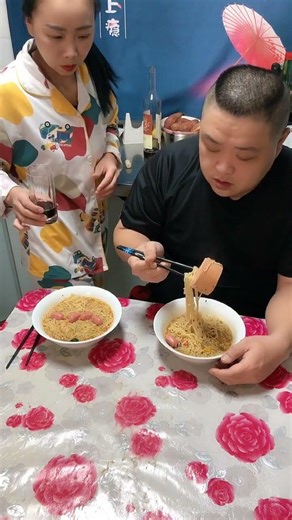 My wife is probably worried about me getting fat. #Funny #FunnyVideo #FunnyCouple